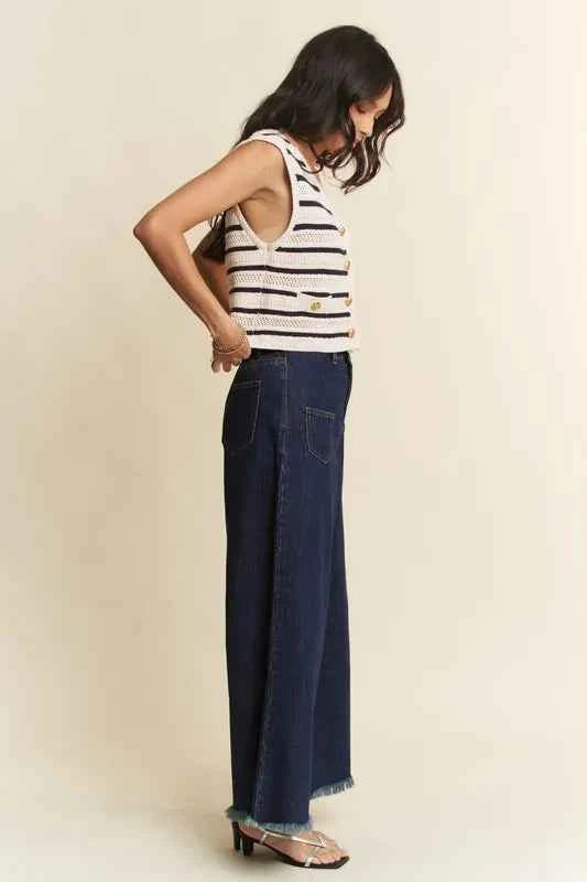 Davi & Dani Sleeveless Cropped Striped Sweater Knit Vest Top 782ad03e-0ec9-4d99-be4e-b9f6974d23bb-Max-Origin
