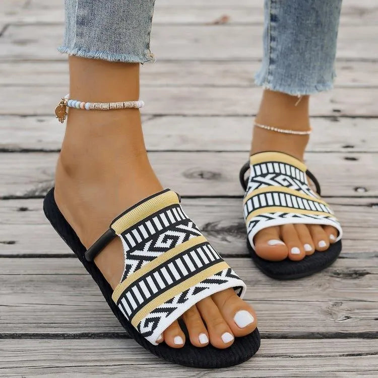 Open Toe Flats Sandals Black 784db1c8-0c6b-41f6-b9f0-d622a103e744-Max-Origin