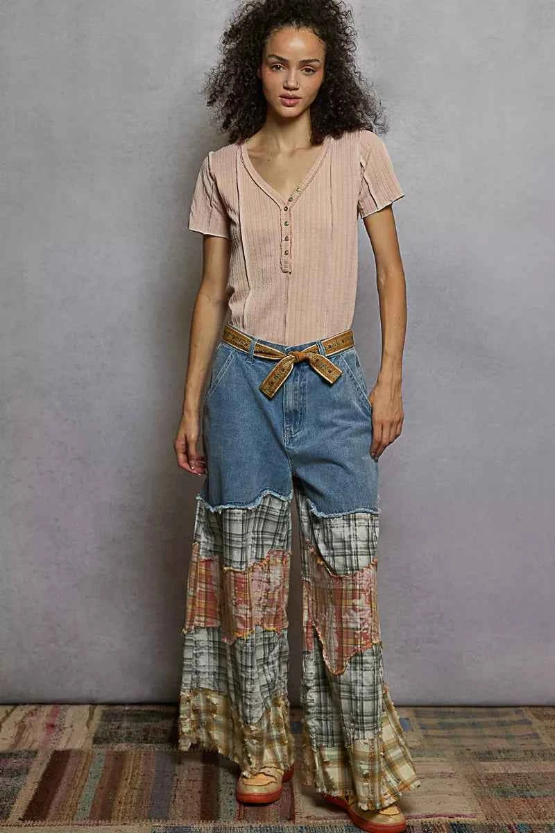 POL V-Neck Short Sleeve Top with Stitch Seam Detail 78a33411-33fd-41d9-a7a7-c02ed214c590-Max-Origin