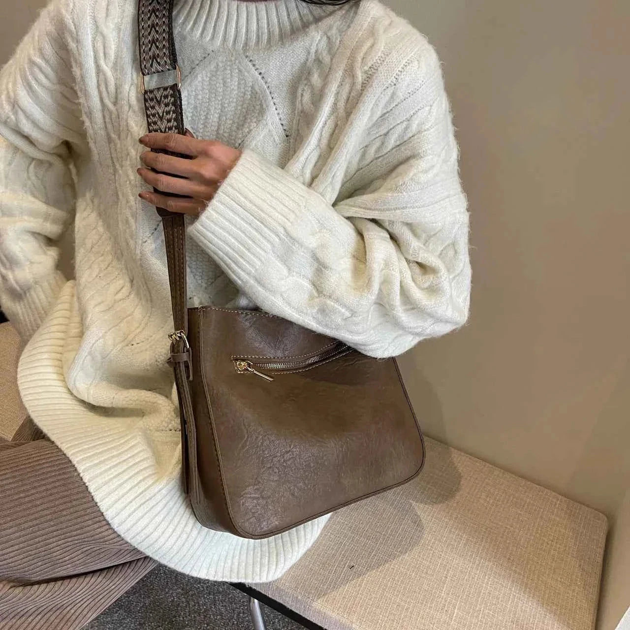 PU Leather Adjustable Strap Shoulder Bag 78c0c1a975e547e8becc9d82169c4e16-Max-Origin