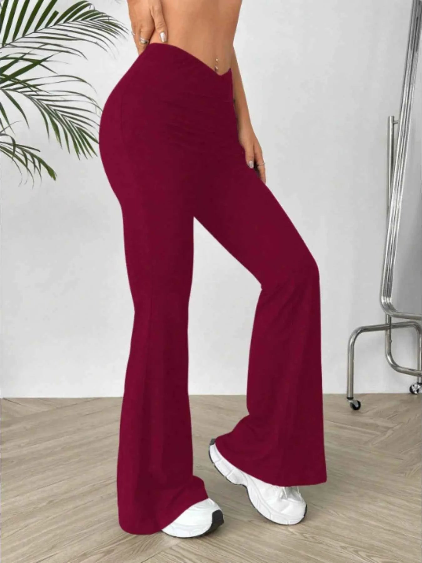 High Waisted Flare Pants 792c7e94-9d5e-4a50-8425-ba1aa8333649-Max-Origin