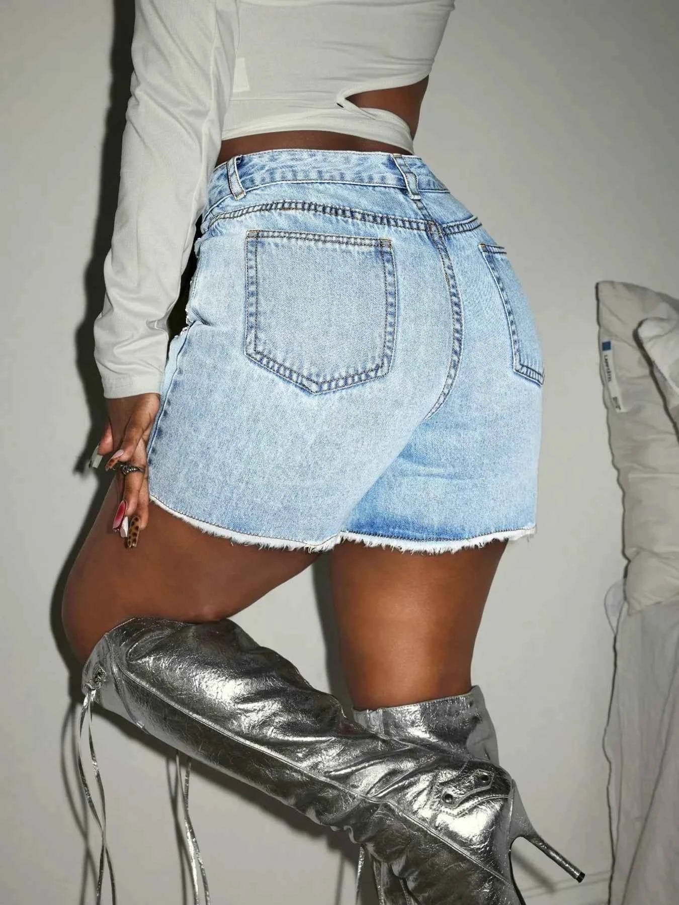 Star Raw Hem Denim Shorts 79456353ade04475b33cdfab35f54d87-Max-Origin