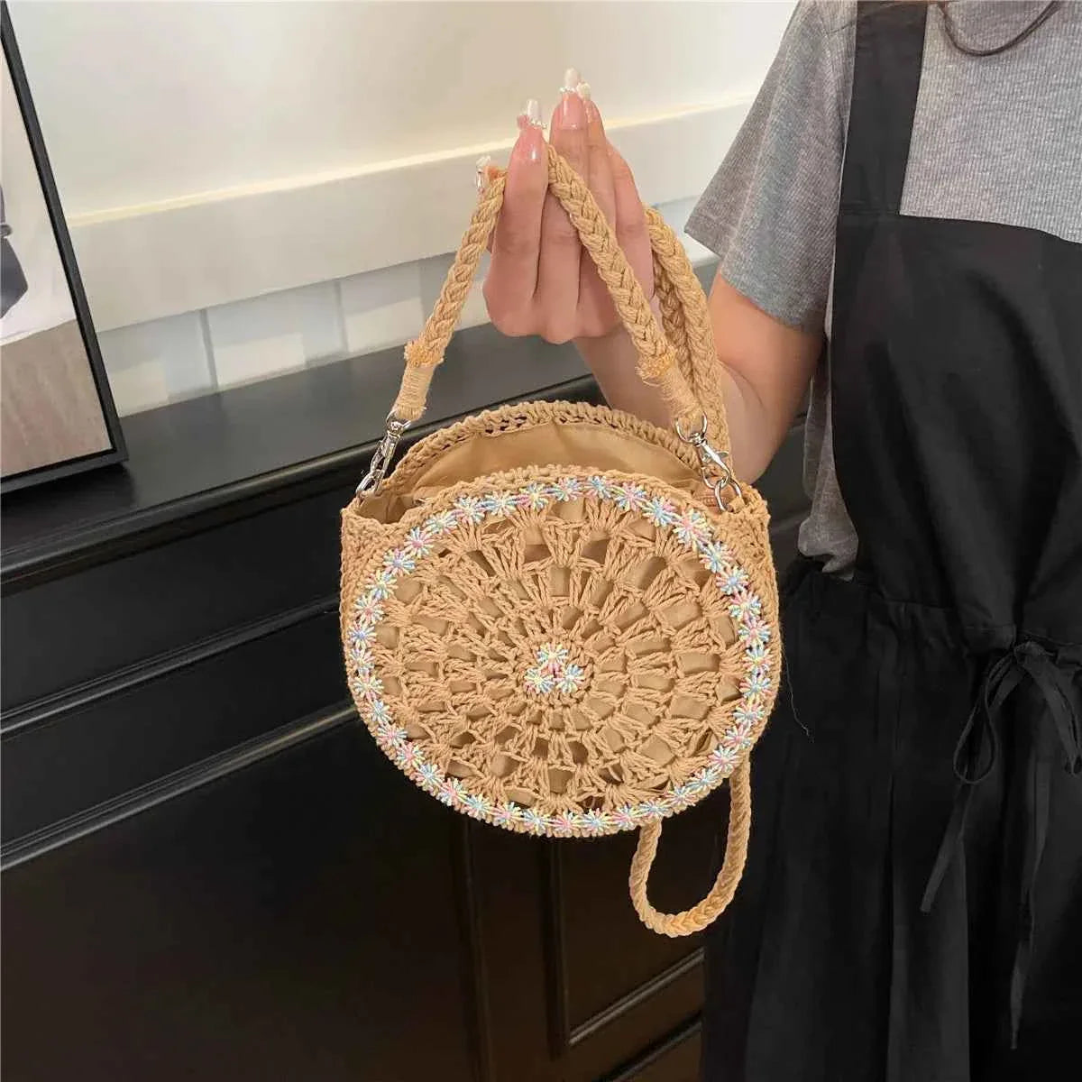 Handmade Round Crochet Straw Handbag 794bc5a9f7834806b9db978c172db116-Max-Origin
