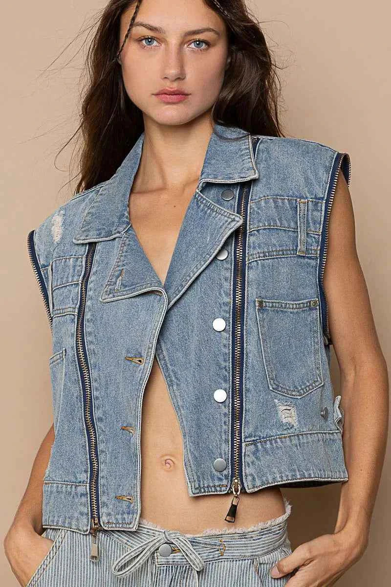 POL Cropped Denim Jacket with Functional Zipper Detail 7a06e5e6-9397-42e7-8b5d-d0c46df21c8a-Max-Origin