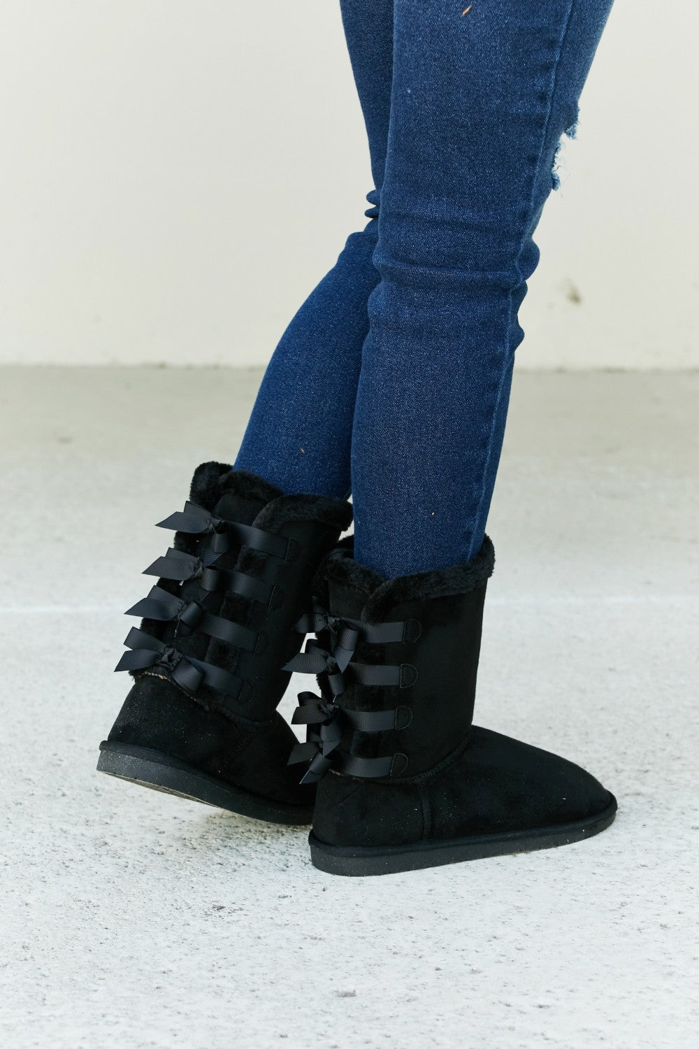 Bow Detail Faux Suede Leather Snow Boots 7ad417ff78b44cf5905b8e9ed47c36a4-Max