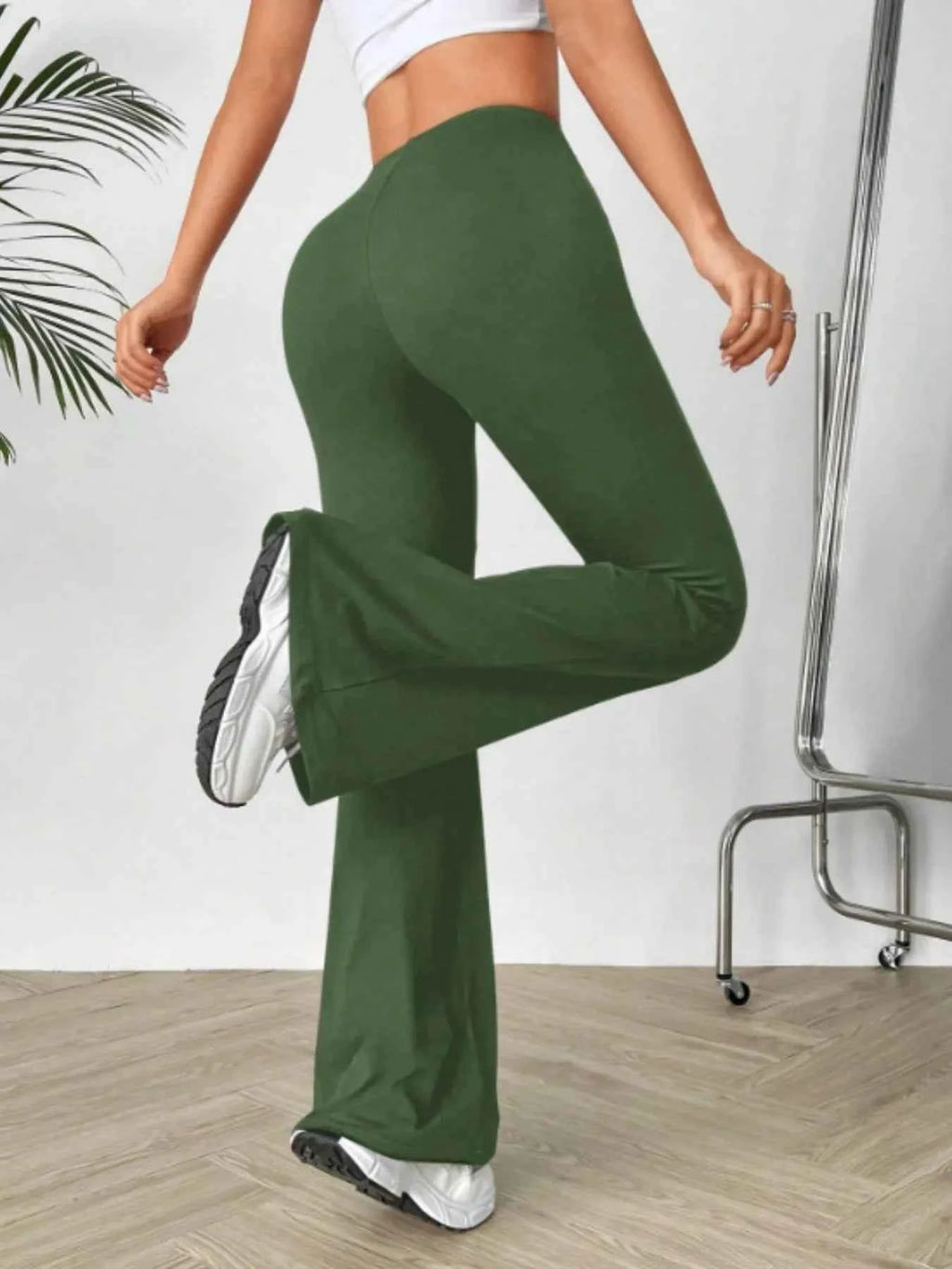 High Waisted Flare Pants 7b694aae-f9ac-47e2-bae8-2c503bfbb0fc-Max-Origin