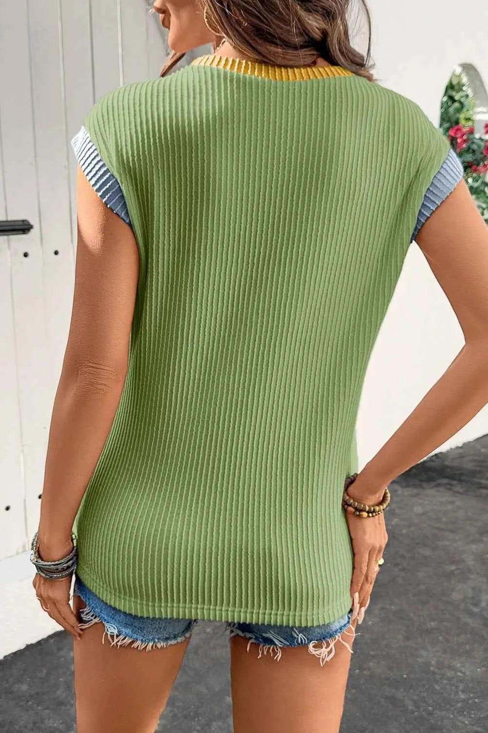 Contrast Trim Ribbed Knit Sleeveless Top 7b808368-19fd-4466-a62f-276cd7ac204c-Max-Origin