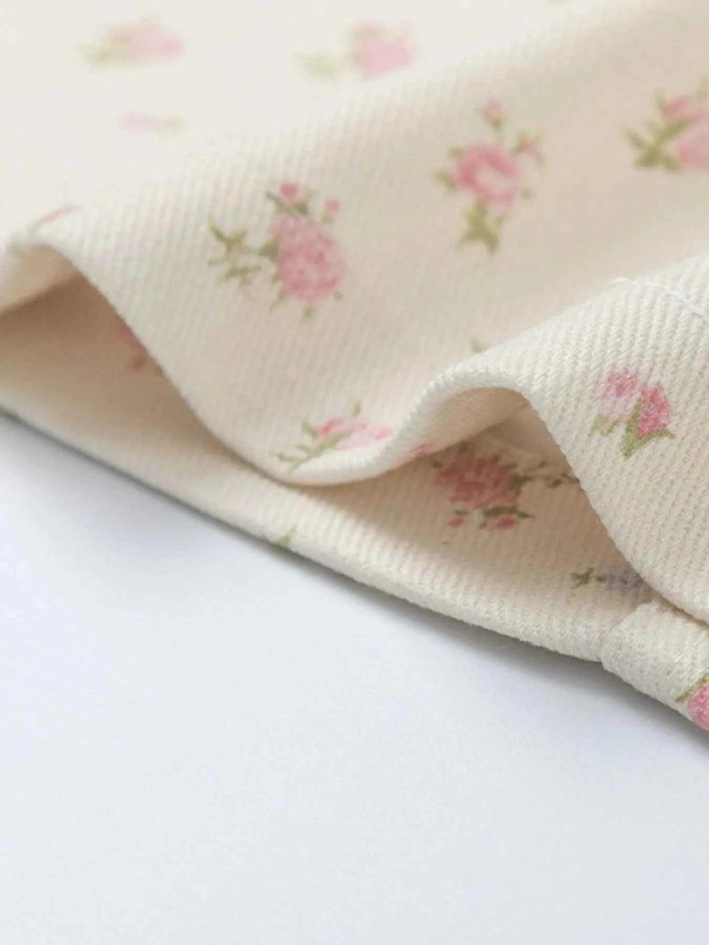 Floral Print Square Neck Overall Dress 7b9f1e4c-da37-4b87-b7a8-fc9c3f04ebbb-Max-Origin