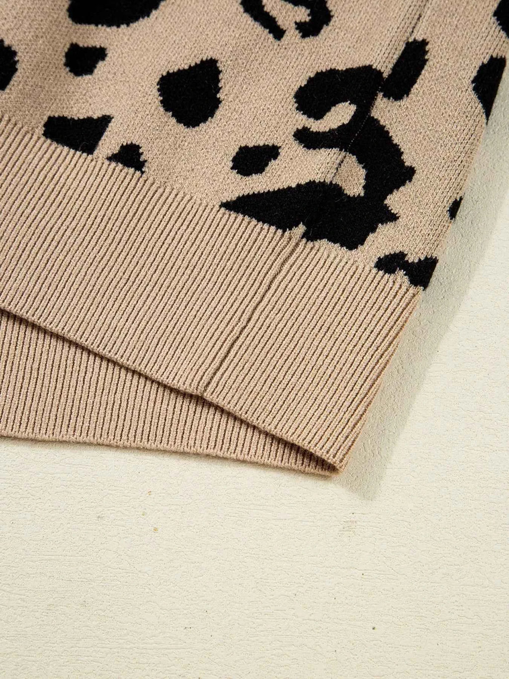 Leopard Pattern Lace Ribbed Detail Button Cuffed Sweater 7bac7ee95cb0480384ecbd9f75ac2944-Max-Origin