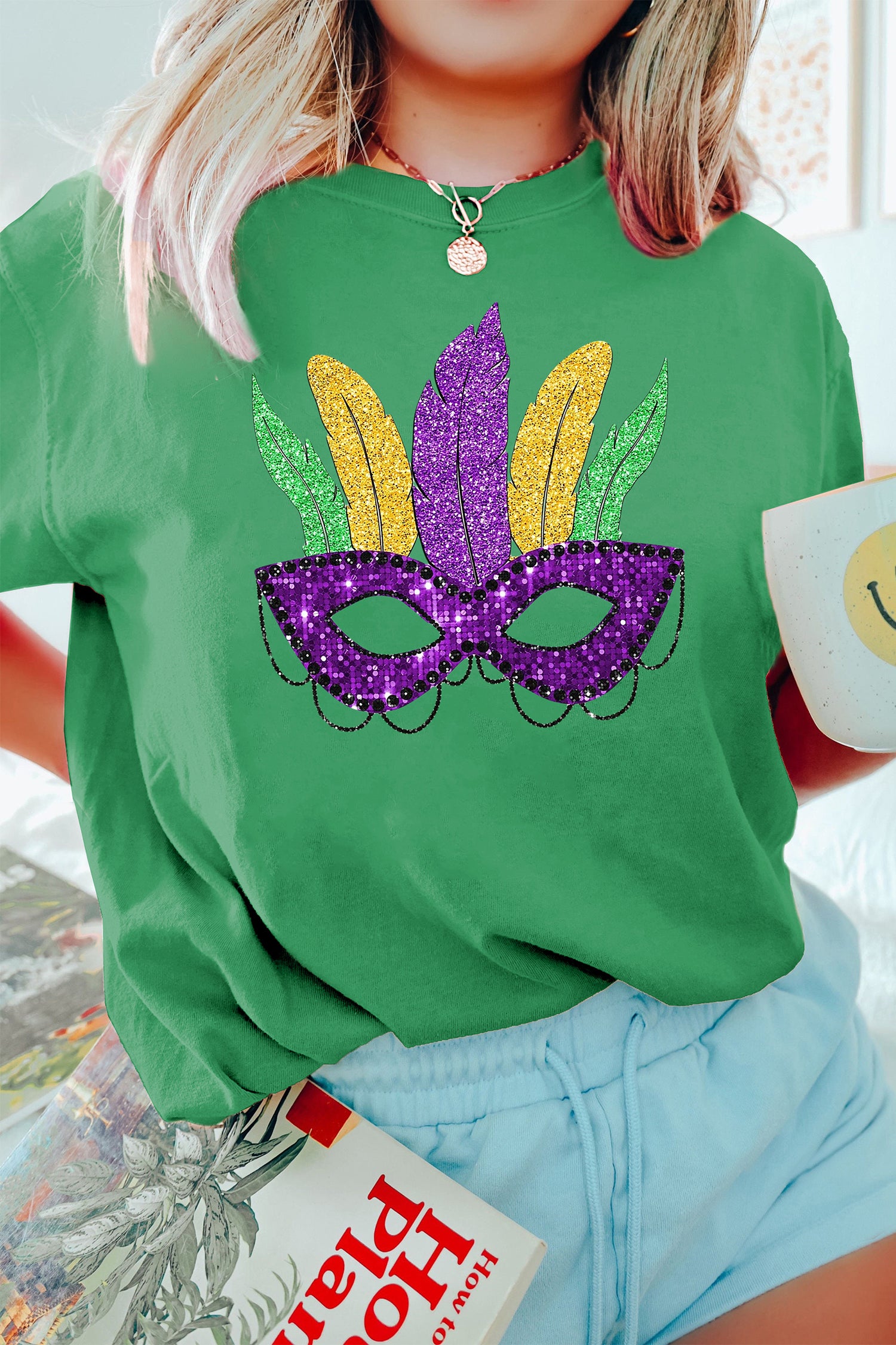 Black Glitter Mardi Gras Mask Graphic T Shirt 7c36e650850cc1b3