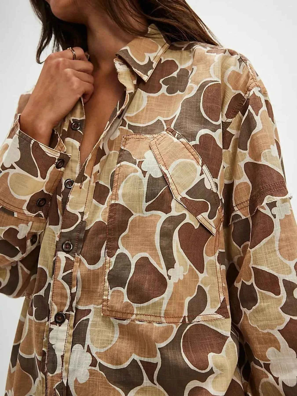 Printed Button-Up Long Sleeve Shirt 7c3e87b1-8b04-4c34-b3ee-cd16e91e4847-Max-Origin