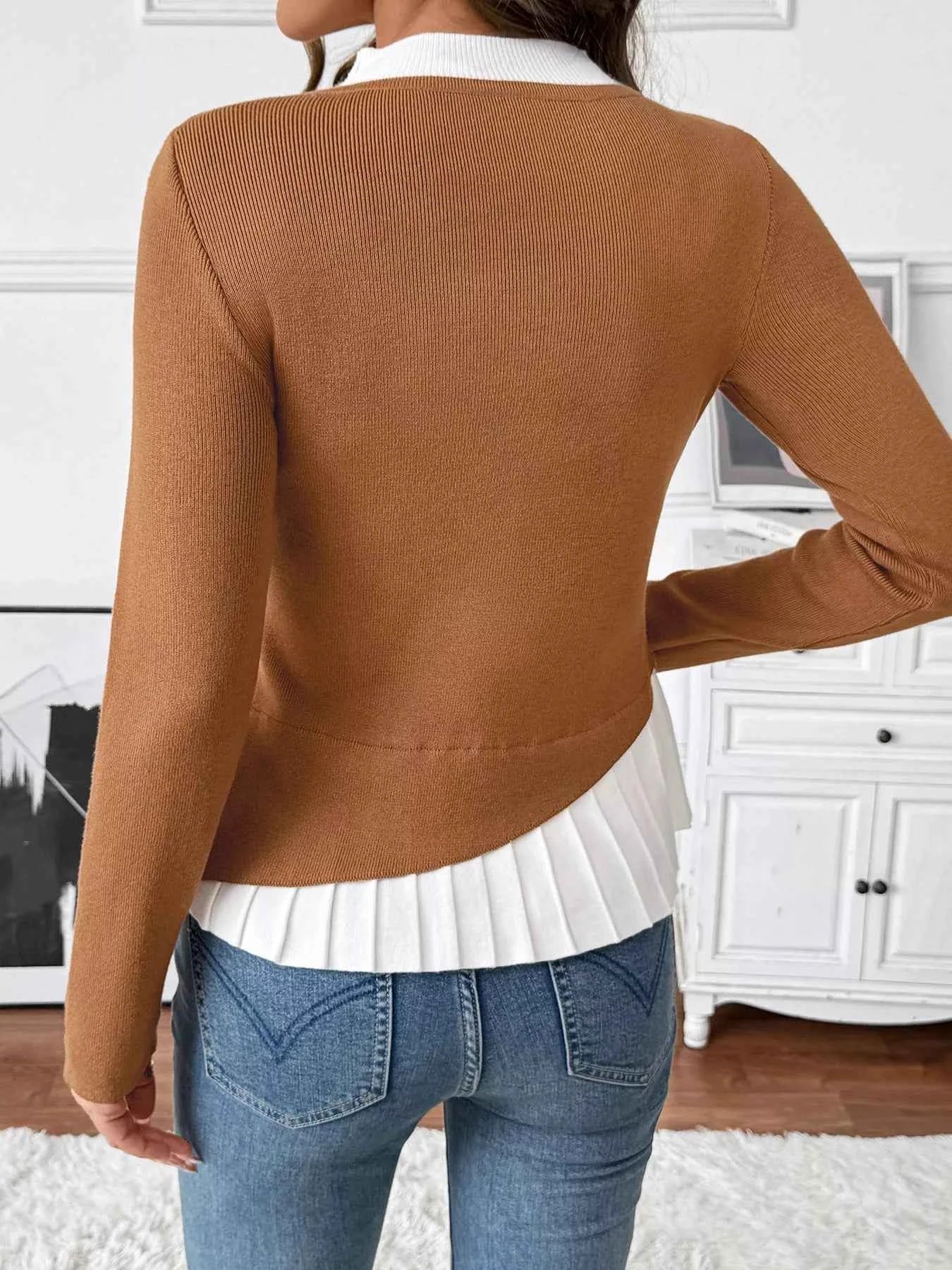 Decor Button Contrast Hem Knit Top
