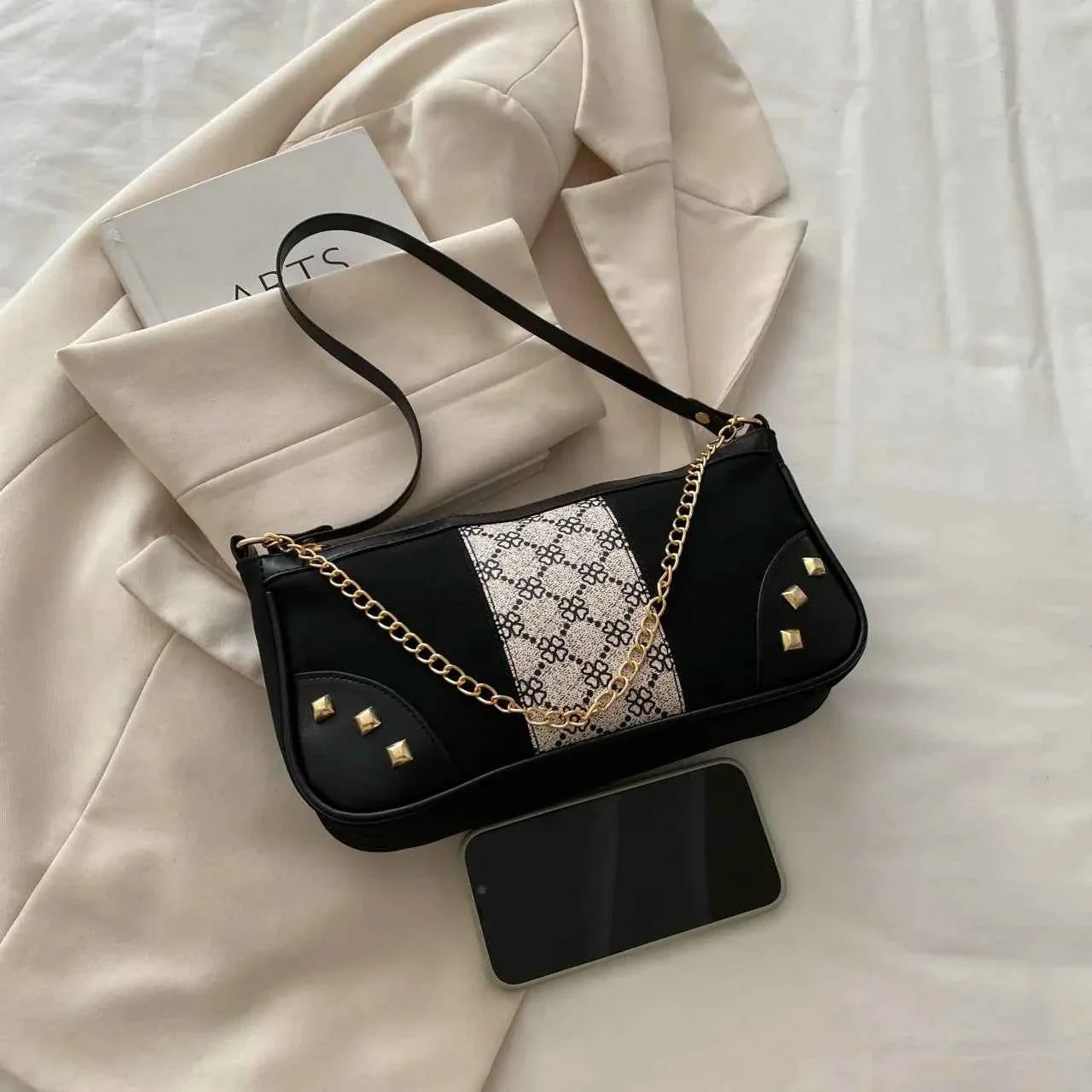 Chain Shoulder Bag with Studded Details Black onesize 7ca4a197b3674715bad9bd814297ac62-Max-Origin