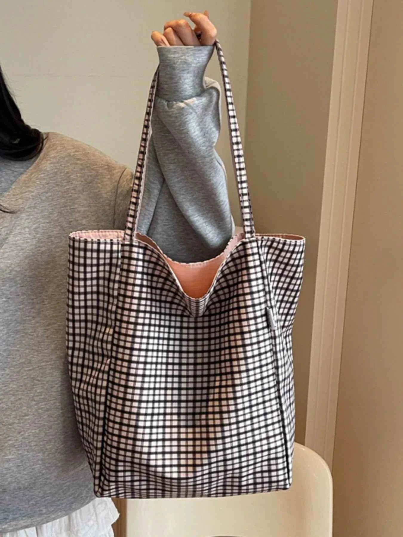Plaid Pattern Tote Bag 7cc8a868-98d7-482d-b0a2-415a54ccd1db-Max-Origin