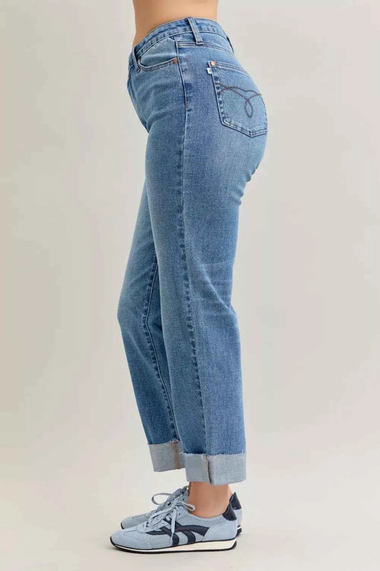 High Waist Bf Criss-cross Mild Destroy Jeans with Single Cuff 7d33c4a9f8cf4196861a76f05fcbe47e-Max-Origin