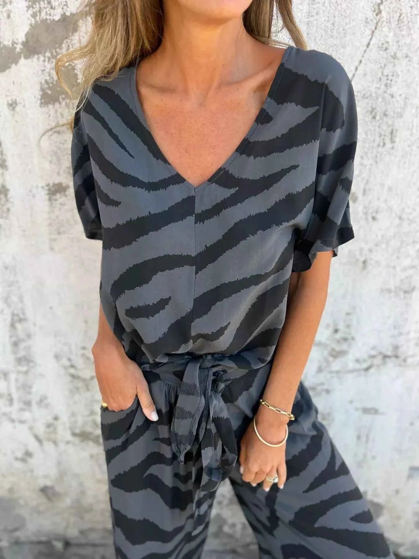 Zebra Print V-Neck Top and Pants Set 7d56660f927447fab2cdd0401ec53e51-Max-Origin