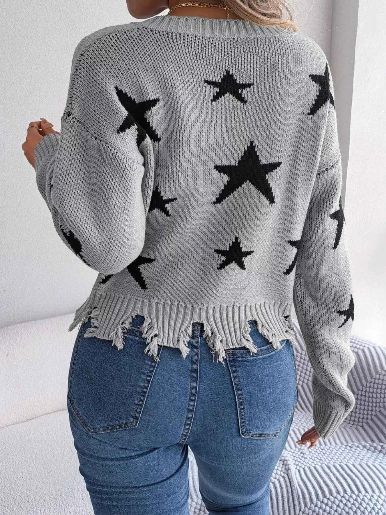 Star Pattern V-Neck Distressed Sweater 7d71c73d-f52b-4af4-a117-b0bd6d612aba-Max-Origin