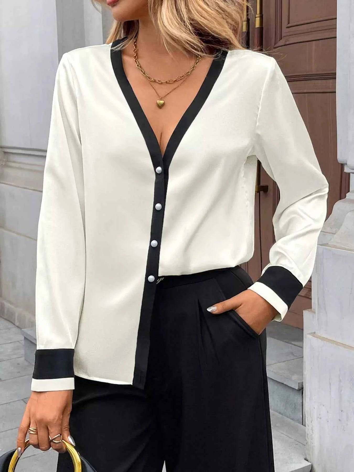 Contrast Trim V-Neck Blouse 7dbb5cdc-0836-43c3-a0b4-897373bd53c1-Max-Origin