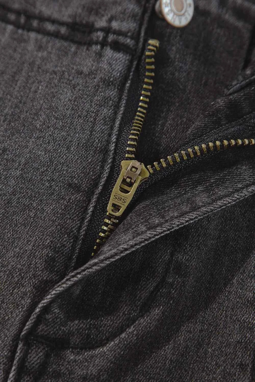 High-Waisted Wide-Leg Vintage Wash Jeans 7e2ddf6d-d571-4375-a992-782f1b61e38c-Max-Origin