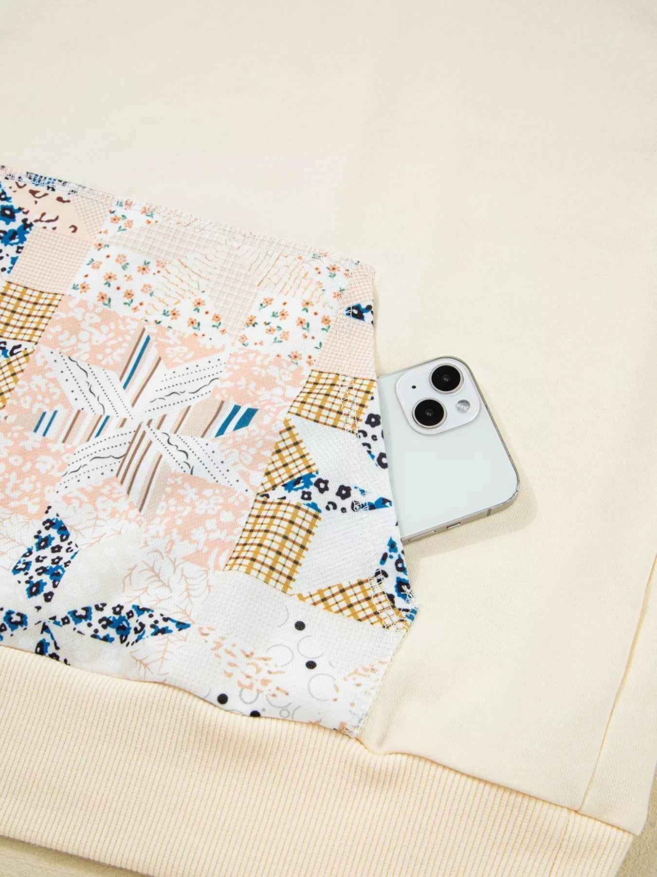 Geo Pattern Patchwork Hoodie with Kangaroo Pocket 7f078c2f10a0497484d4800018ce0180-Max-Origin