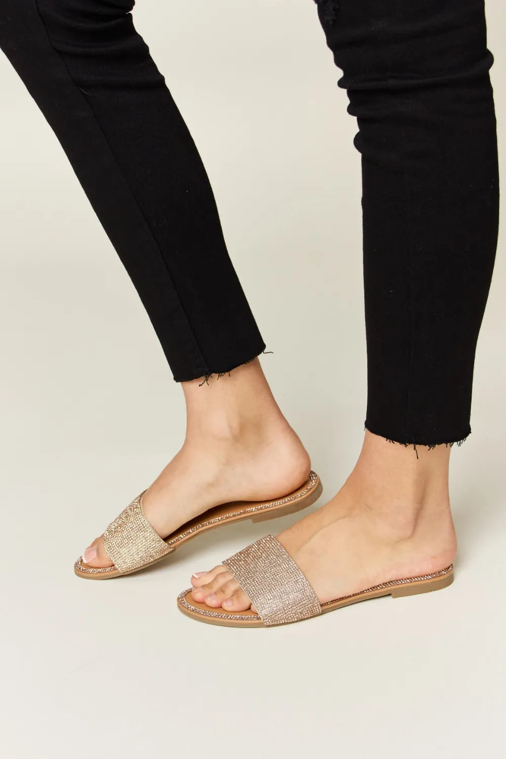 WILD DIVA Rhinestone Open Toe Flat Sandals 7f279e1a-c4f1-4818-b6ea-a3ed37eaf54f-Max