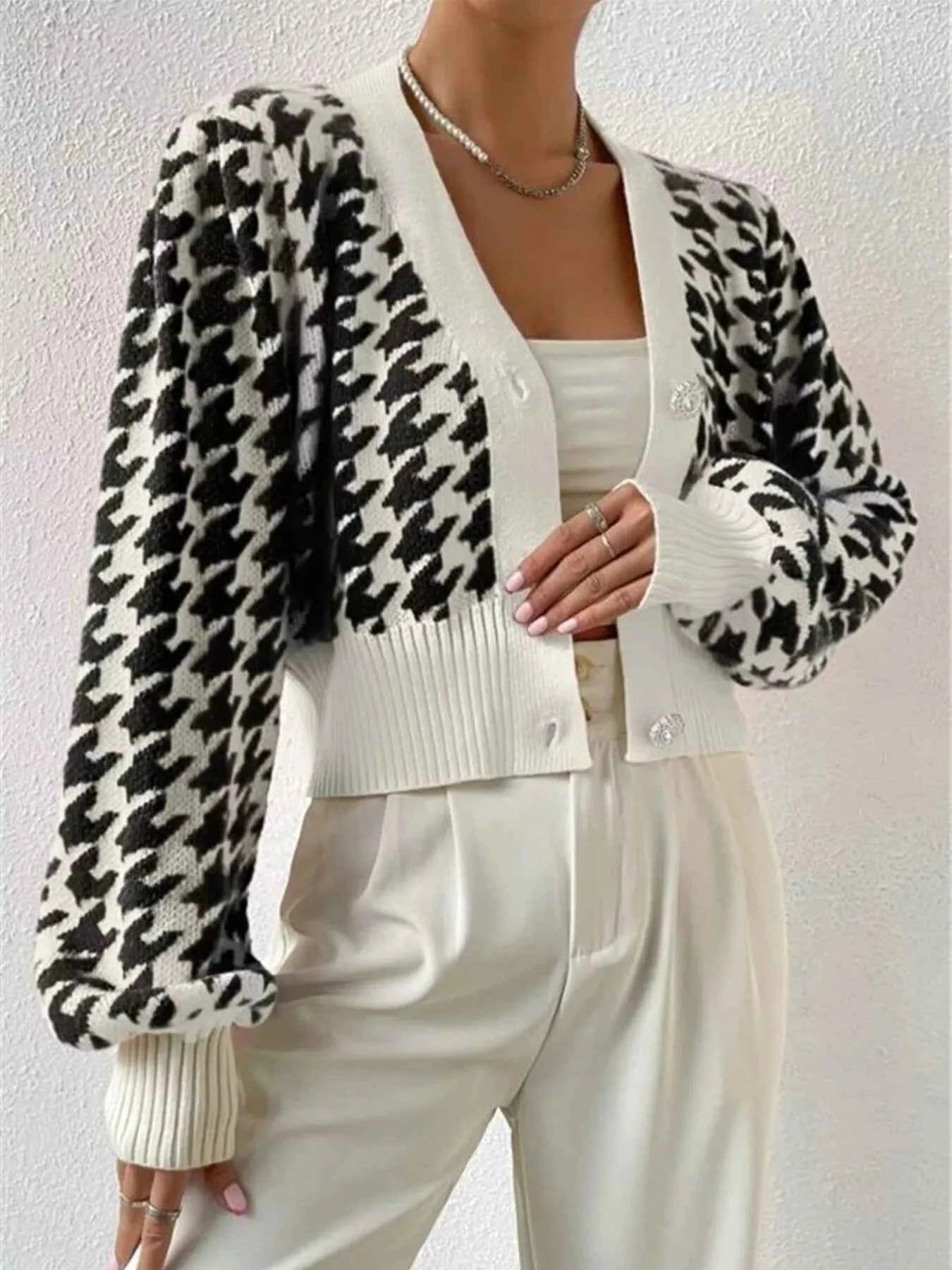 Houndstooth V-Neck Button Up Cardigan 7f4beec8283a442dbf9de9d15551f381-Max-Origin