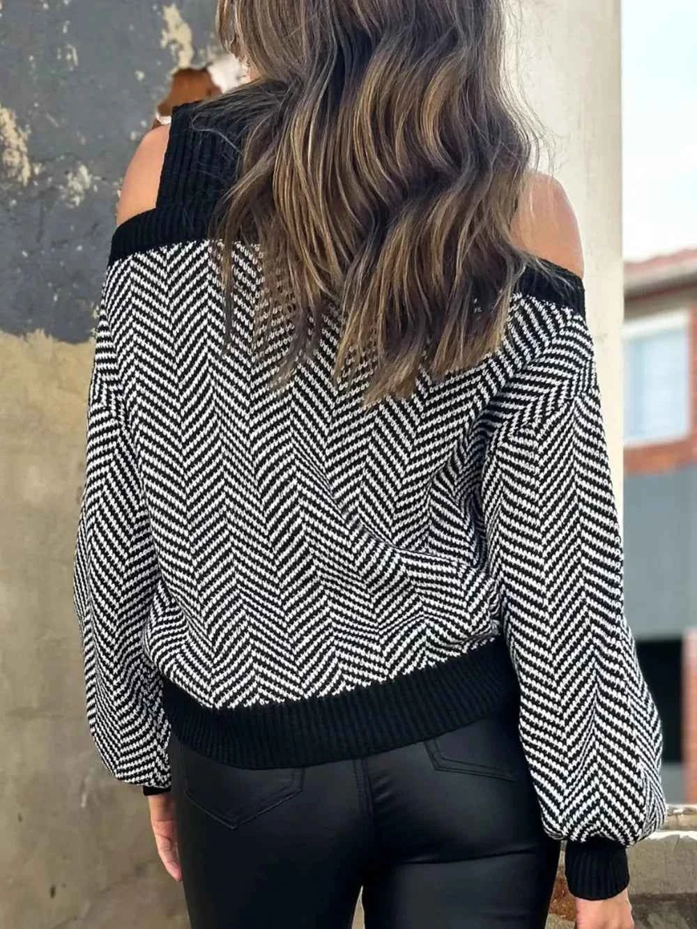 Perfee Mock Neck Cold Shoulder Sweater 7f5a3350-146e-49ef-a08e-cb7e01e952e7-Max