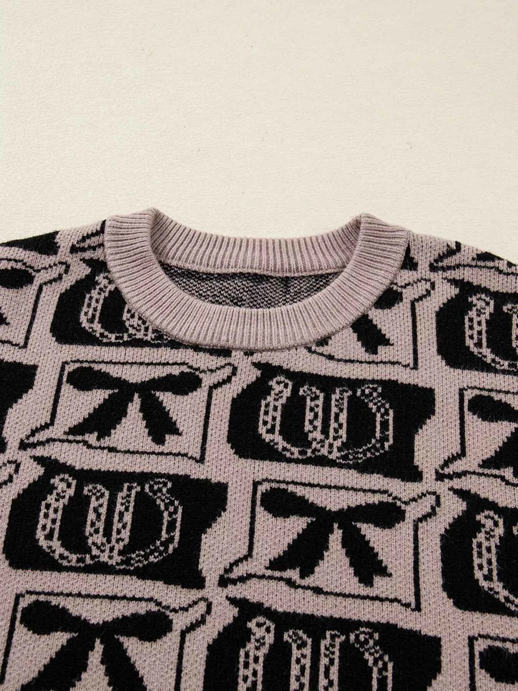 Bows & Horseshoes Pattern Round Neck Sweater 7f67622d1d464563a63fbf78637de4b3-Max-Origin