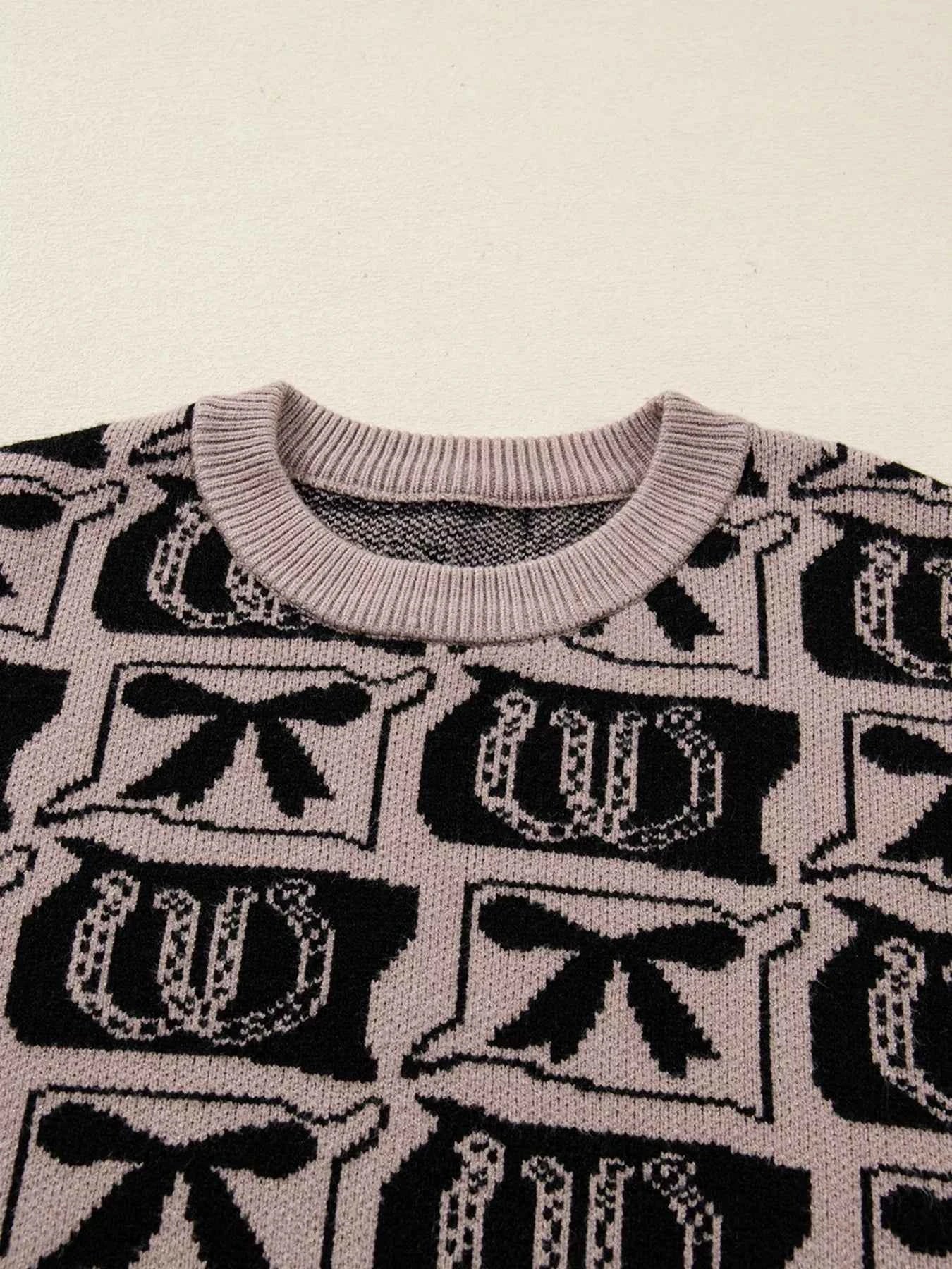Bows & Horseshoes Pattern Round Neck Sweater 7f67622d1d464563a63fbf78637de4b3-Max-Origin