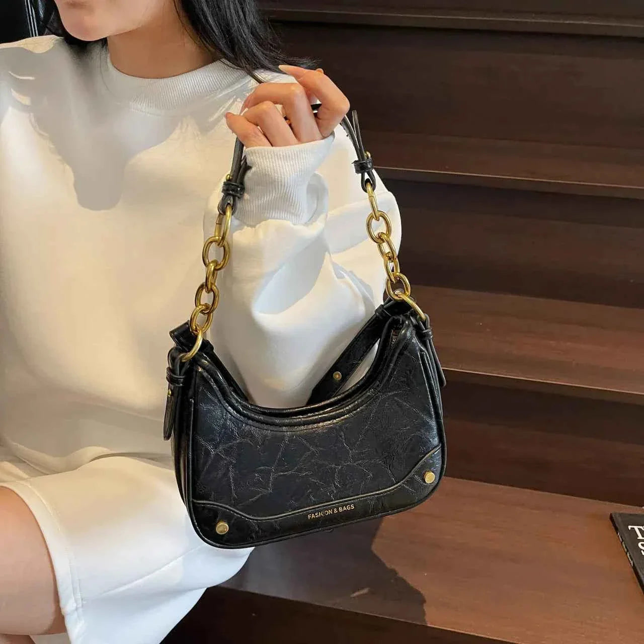 Leather Crescent Shoulder Bag Black onesize 7f72183eba764408b7a137ba83b57768-Max-Origin