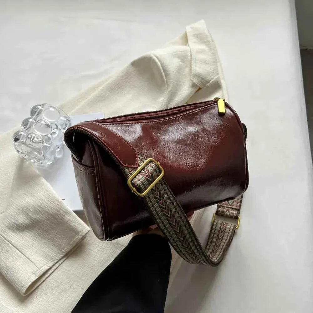 Leather Shoulder Bag with Woven Strap Coffee onesize 7f98b5c1-663f-40bd-8fea-dff0e0b35b56-Max-Origin
