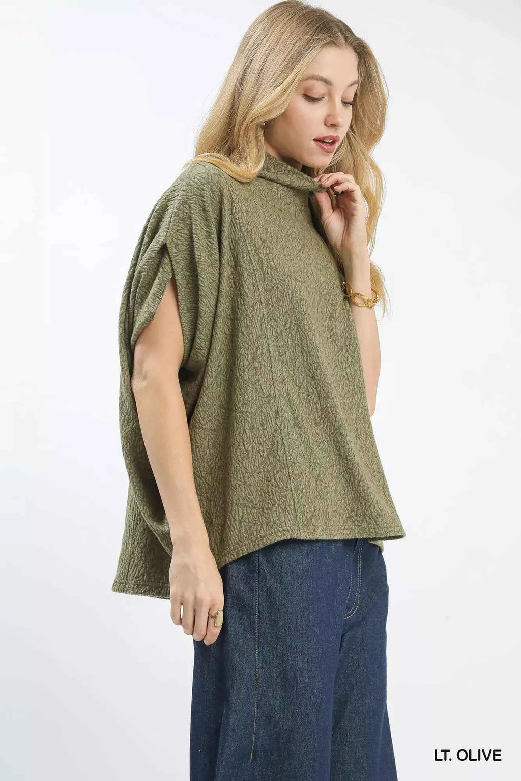 Umgee Textured Mock Neck Relaxed Top 7fd4504a-5f7a-45c7-9680-6ae06525deeb-Max-Origin