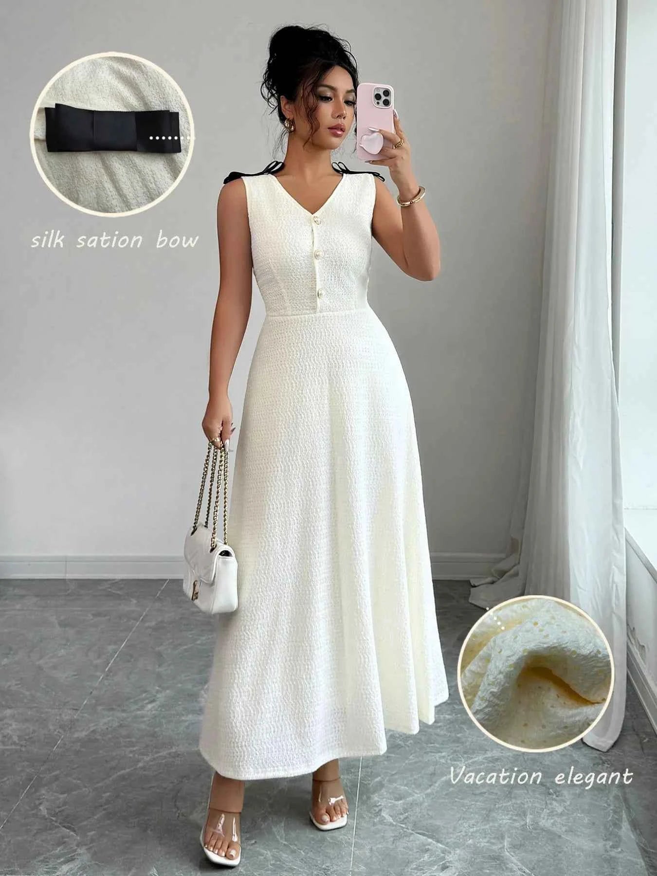 Buttoned Sleeveless Maxi Tank Dress 8009afdd-6bed-44cb-84a1-521d74129869-Max-Origin