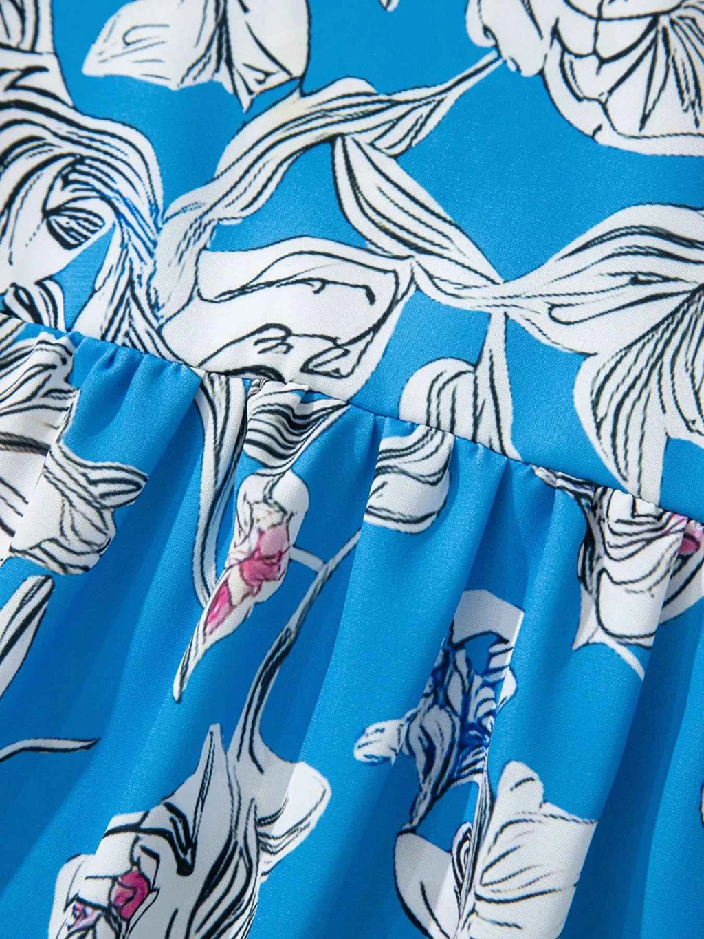 Notched Floral Print 3/4 Puff Sleeve Blouse 80418fb54f454bb59524c0e25423d8e8-Max-Origin
