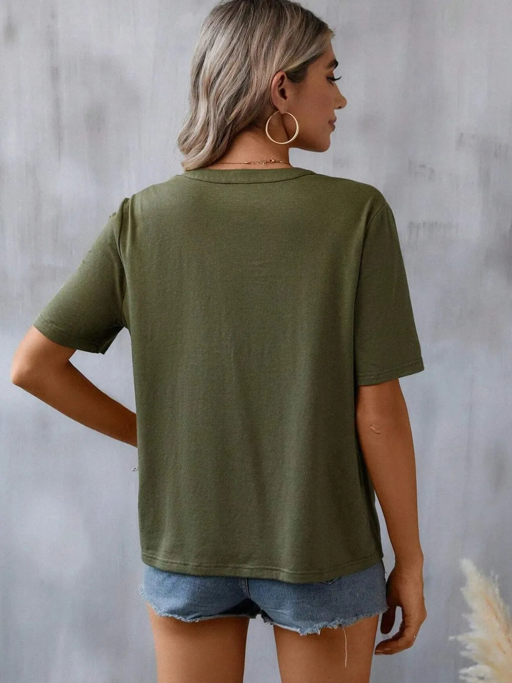 Embroidered Notched Short Sleeve T-Shirt 80959be6-cb63-4e81-9115-166988e95d87-Max