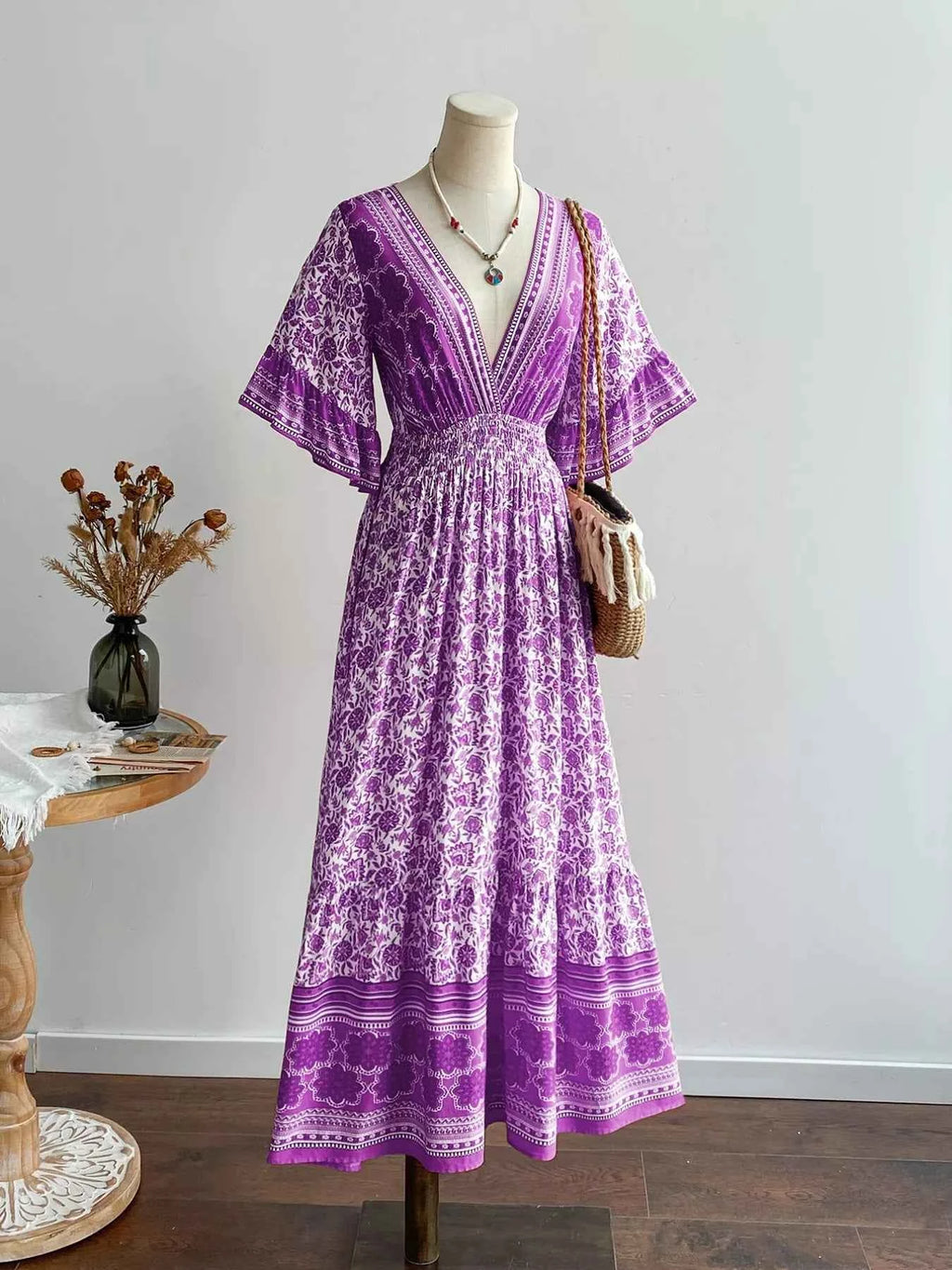 Floral Print Deep V-Neck Dress 8097080d-642c-4122-8d99-988c0dc20cb7-Max-Origin