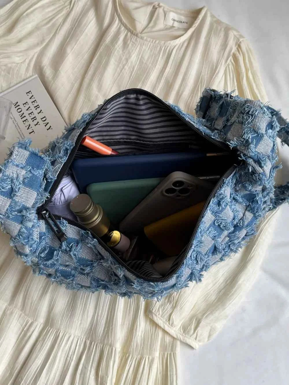 Checkered Raw Edge Denim Shoulder Bag 80e29de9-1e9e-4683-9295-df1bfc7c7939-Max
