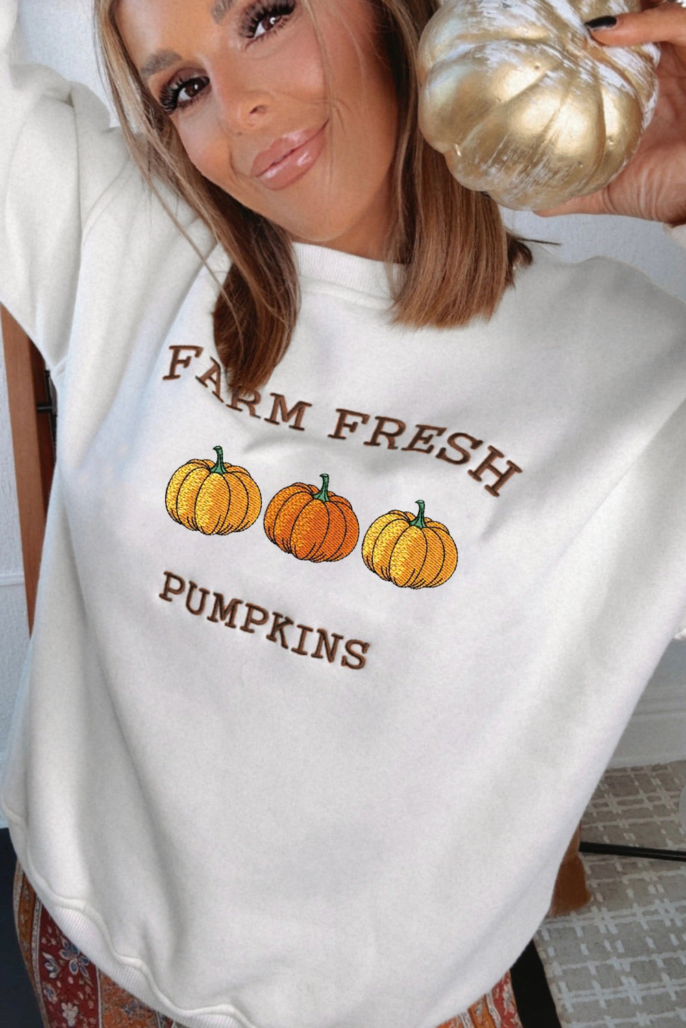 White FARM FRESH PUMPKINS Embroidered Festival Sweatshirt 80fefbd60e36f30d