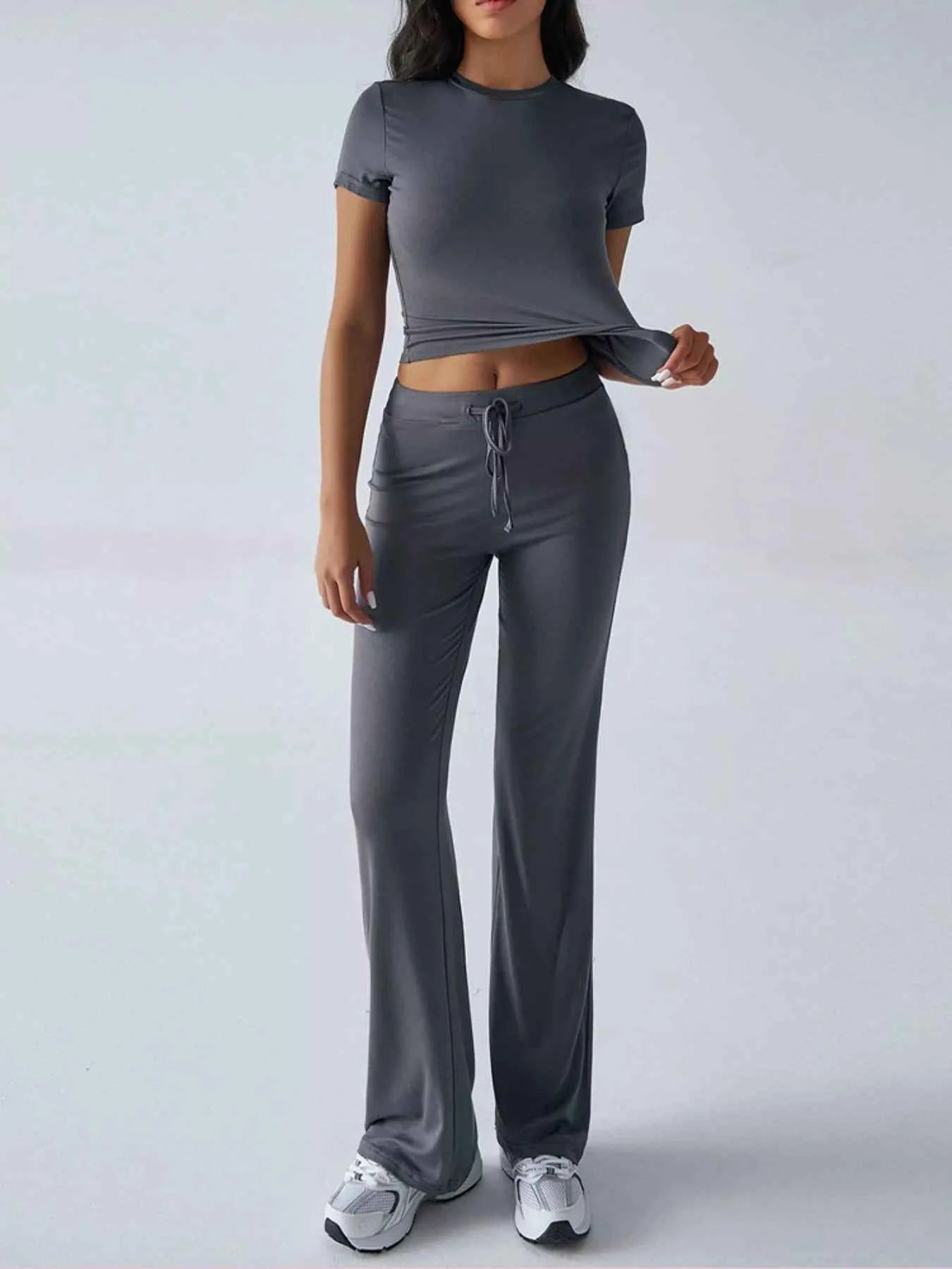 Mock Neck Short Sleeve Top and Pants Set 810ef30b-1fba-452e-92a4-f8a659fc19c0-Max-Origin