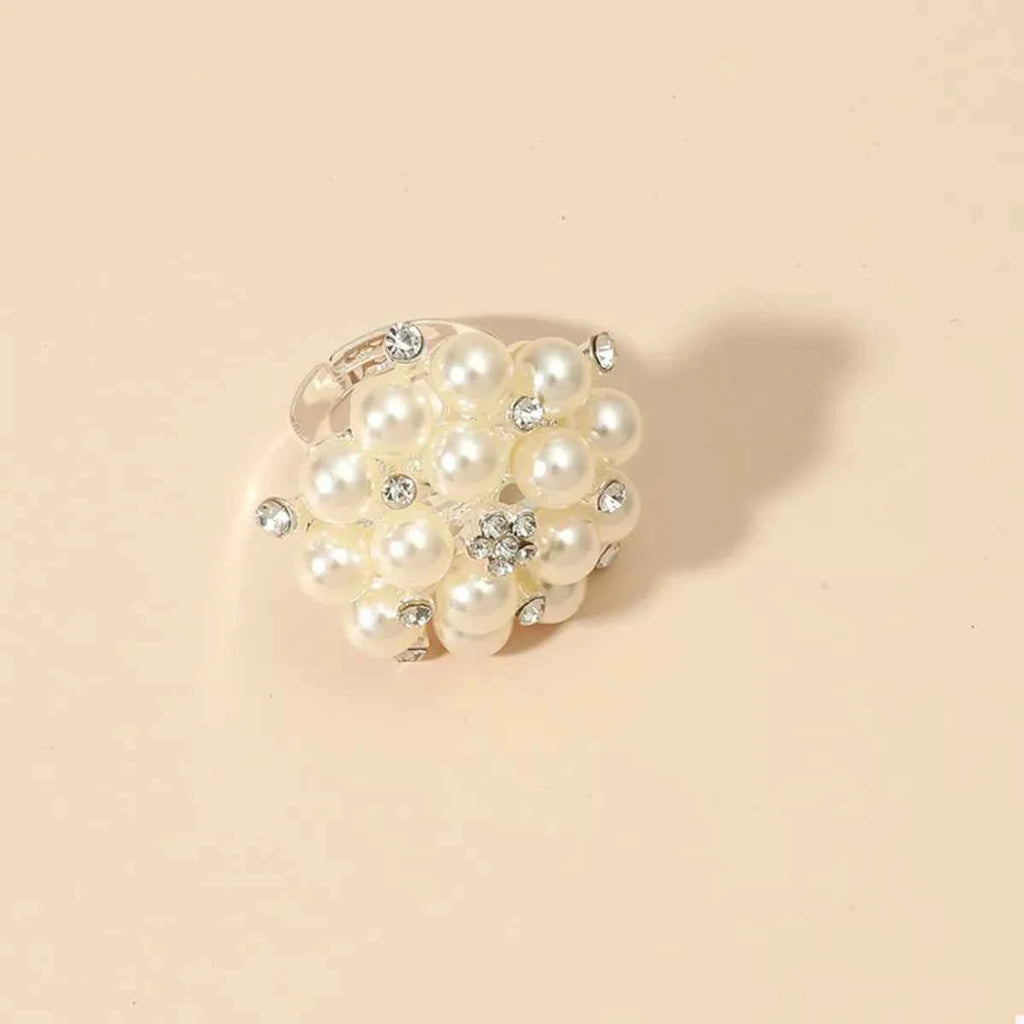 Pearl Cluster Ring 8152f824-d897-478a-a766-6fbb68abccad-Max-Origin