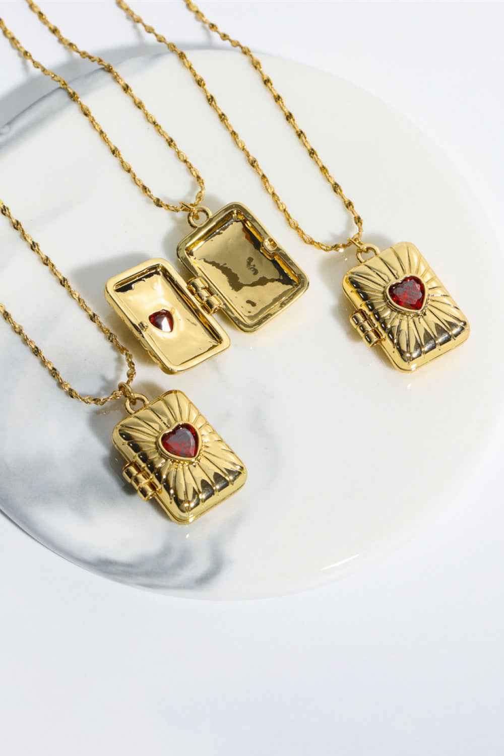 Heart Zircon Box Pendant Copper Necklace 81864ed88a744f9e8c062ba52a109afe-Max