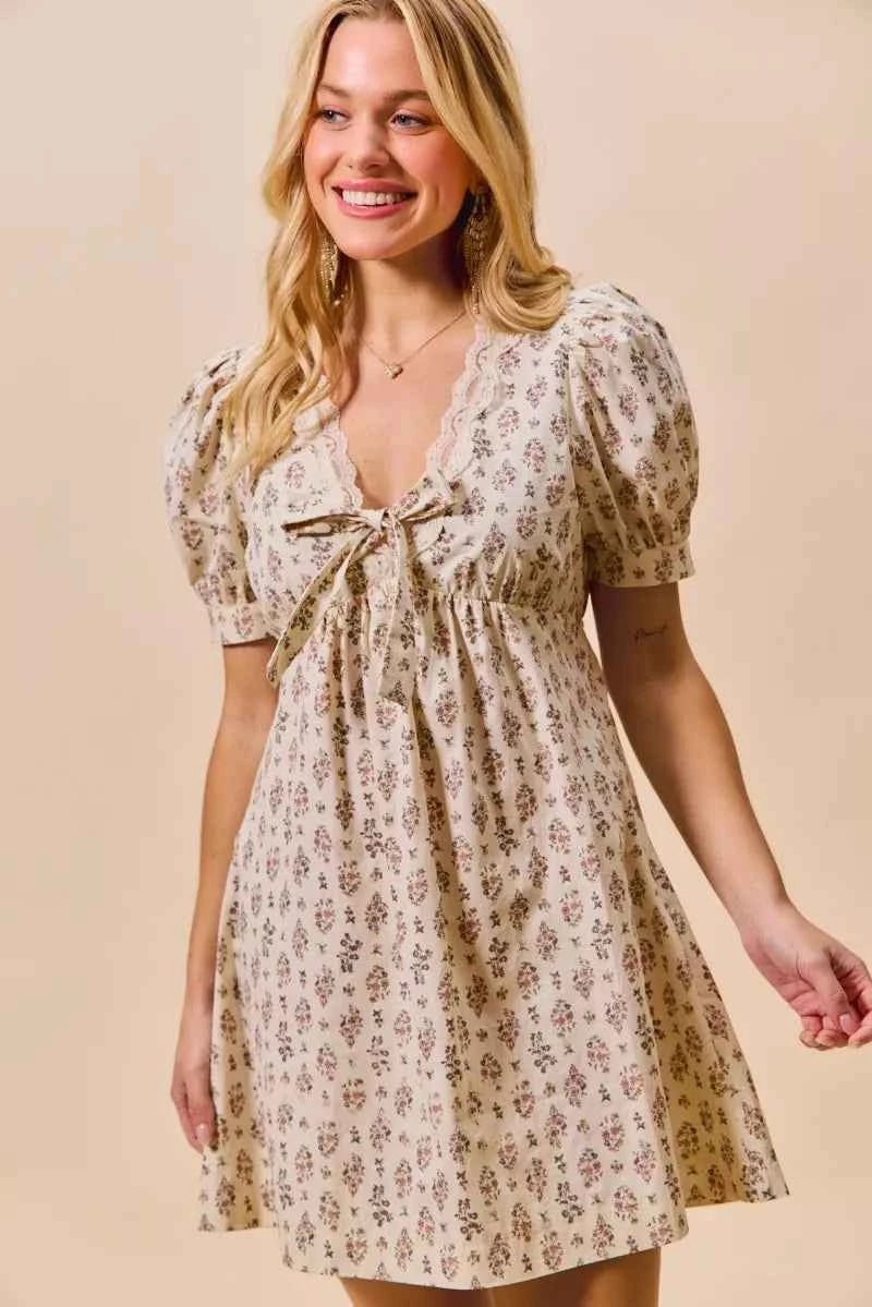 SO ME Floral Print Lace Trim Short Sleeves Mini Dress 81b47e10effd40549726254ab2eb445b-Max-Origin