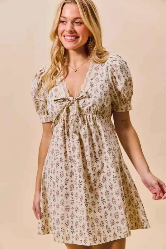 Floral Print Lace Trim Short Sleeves Mini Dress 81b47e10effd40549726254ab2eb445b-Max-Origin