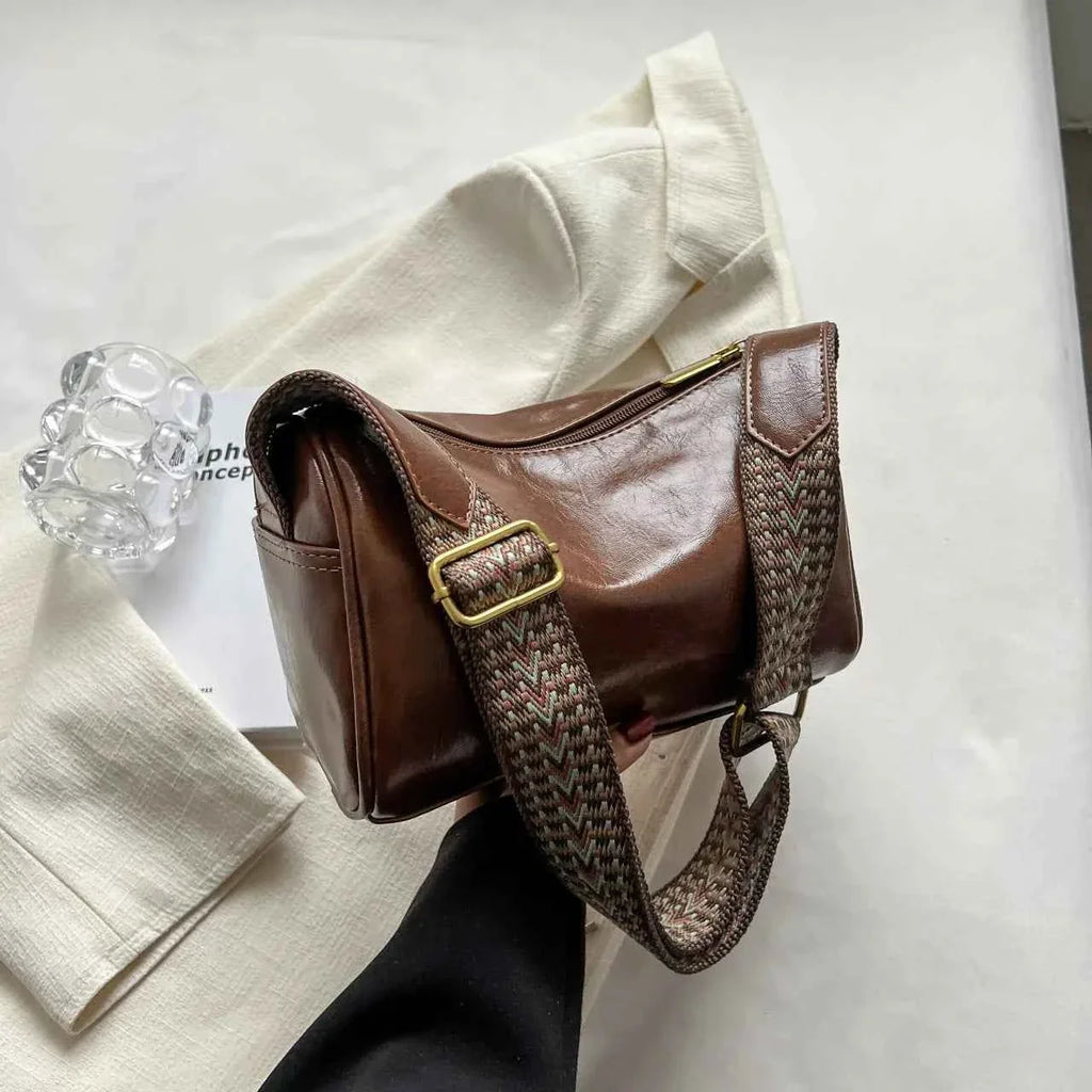 Leather Shoulder Bag with Woven Strap 822a018ff5574f109257c08d94ea7f86-Max-Origin