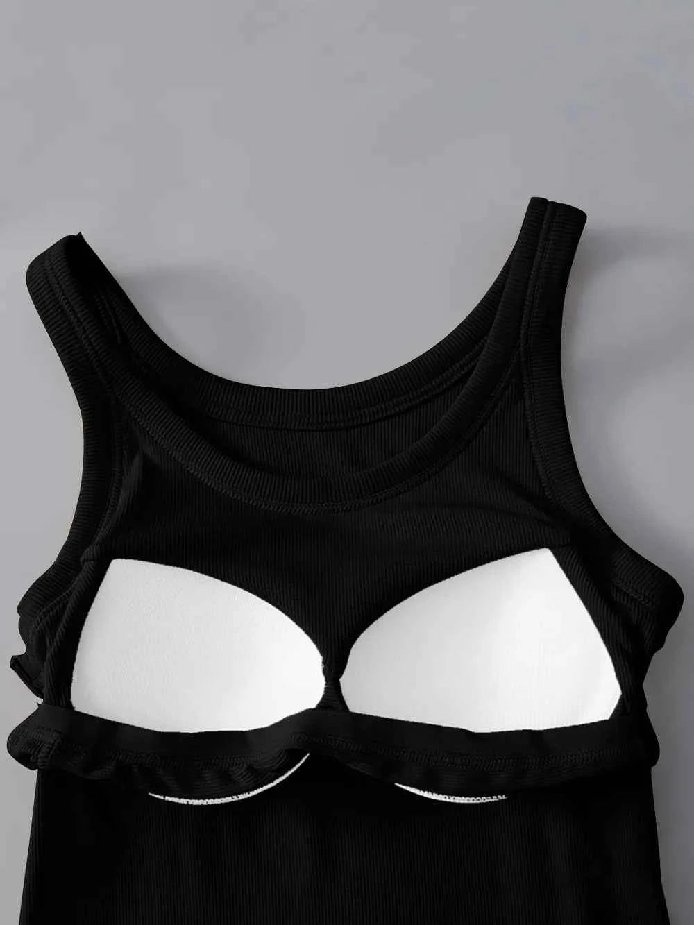 Round Neck Tank with Bra 83ac63c9-1beb-4920-910e-3a060dbf4258-Max