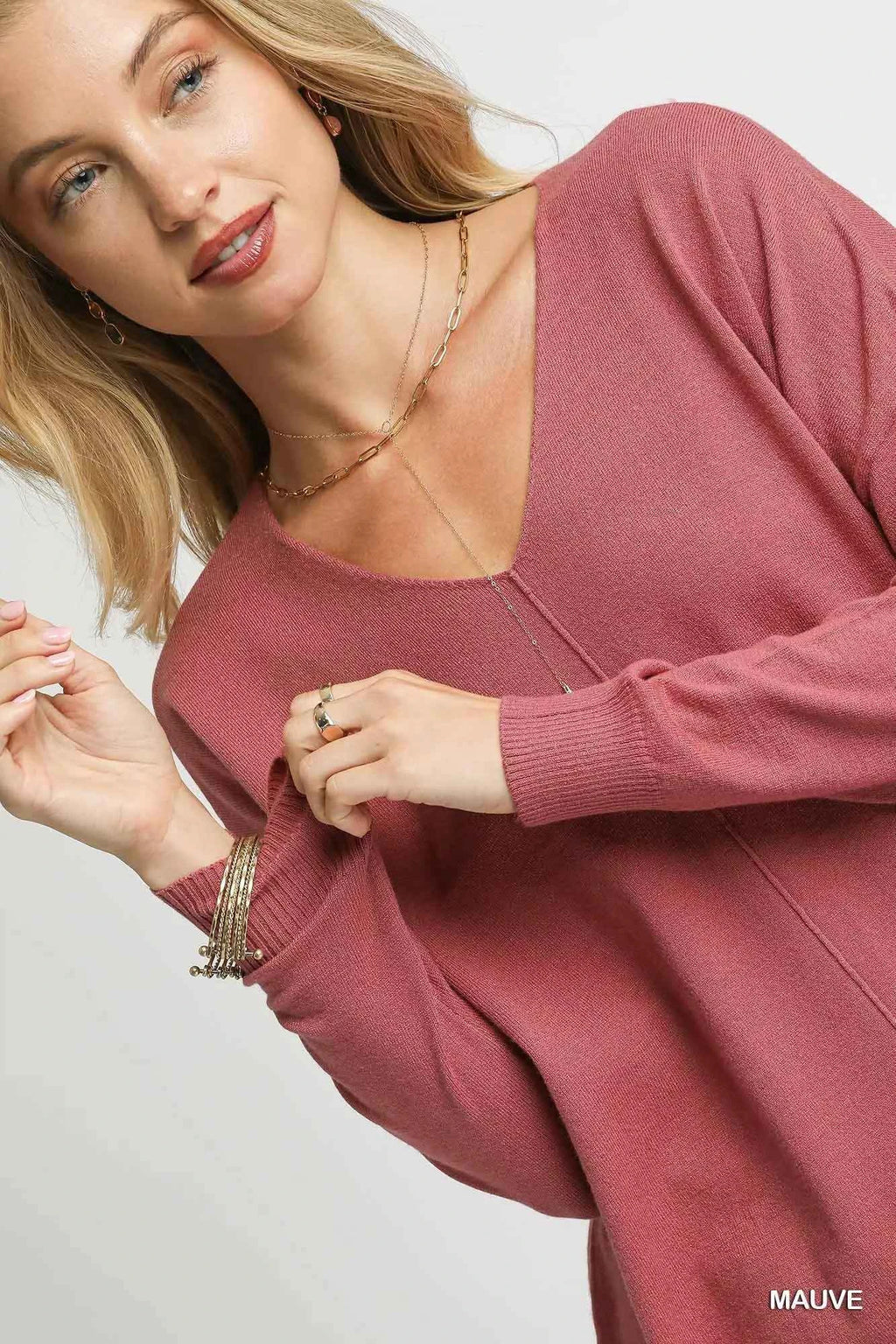 Umgee V-Neck High Low Hem Knit Top with Side Slit 8591b7dc-49c3-41af-b7ff-aa2614575b98-Max-Origin