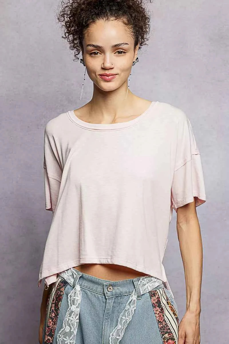POL Round Neck Short Sleeve T-Shirt with High Low Hem 85dd675e-5794-4856-bc3d-5e458284d639-Max-Origin