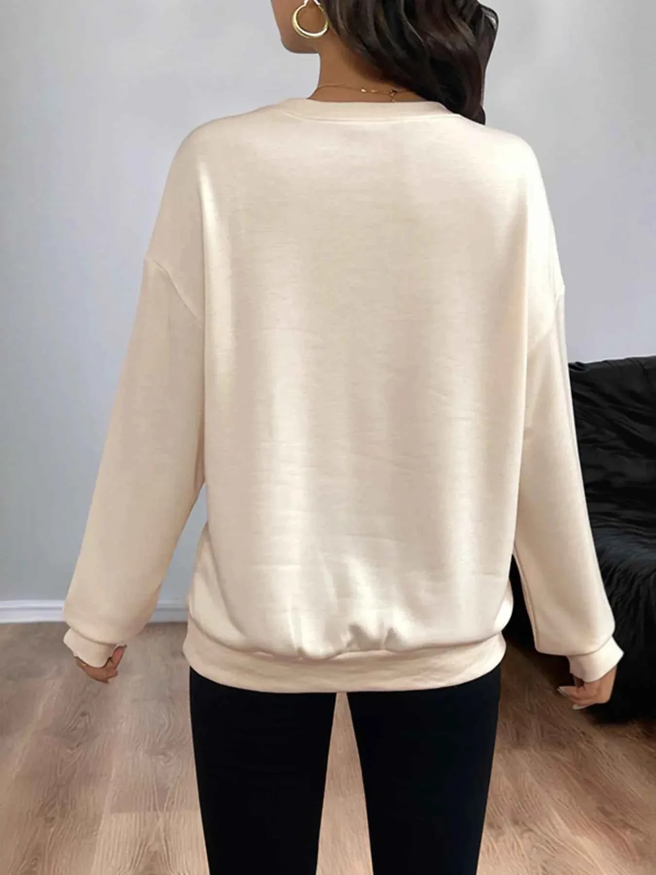 Sequined Bow Round Neck Sweatshirt 86116f75725640239e096e3996050bba-Max-Origin