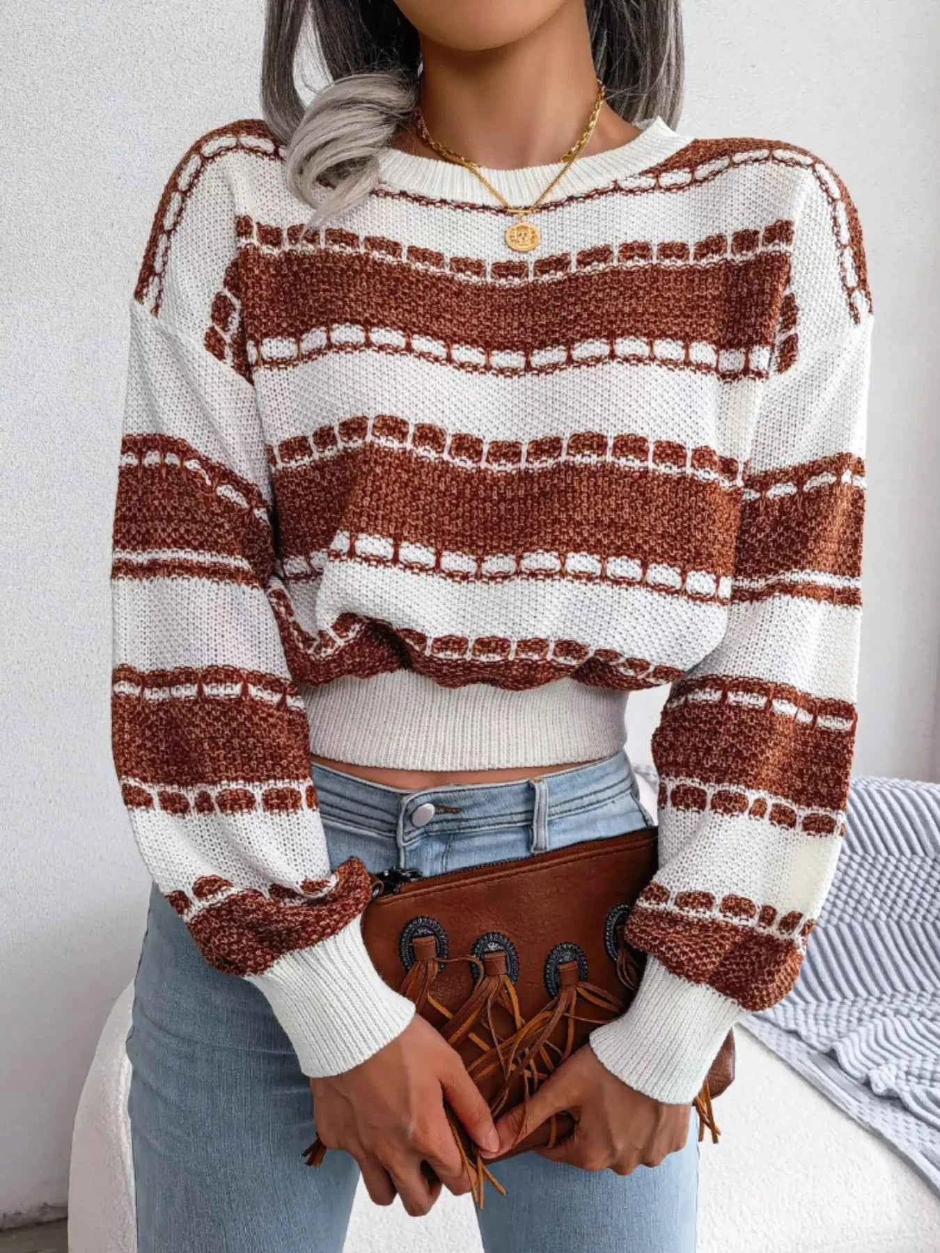 Color Block Round Neck Cropped Sweater 86b252d1-134c-4bc7-901d-9fc4218ecccf-Max-Origin