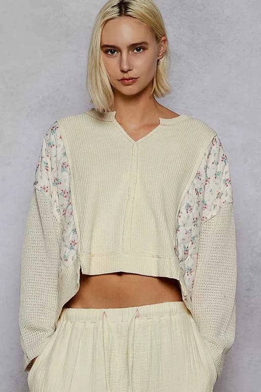 POL Mix Thermal Floral Pattern Quilted Knit Cropped Top with Raw Edge Detail 86b7f0cc-e589-4282-9f27-80e7fa1bdf87-Max-Origin